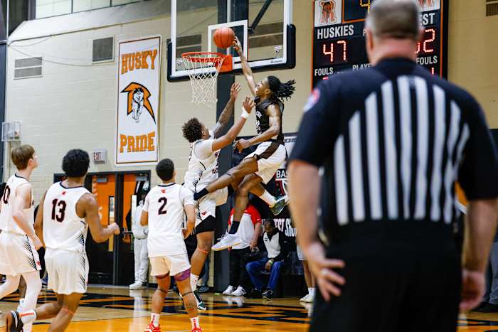 Webster Groves Missouri Mount Carmel Illinois boys basketball December 16 2023 Nate Latsch 25023